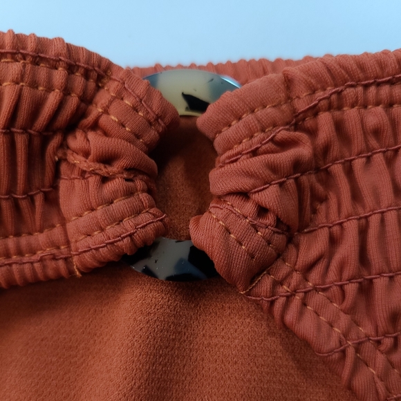 💥SALE💥 Cabana Del Sol
Smocked O Ring Bikini Set - Picture 4 of 8